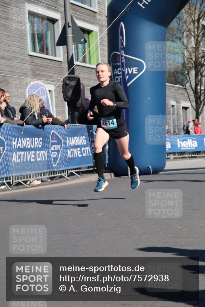 06.04.2025 - 44. Internationalen Wilhelmsburger Insellauf A. Gomolzig http://msf.ph/oto/7572938 06.04.2025 10:43:19 Ziel 3158, 3706, 3717, 3827, 4614 meine-sportfotos.de