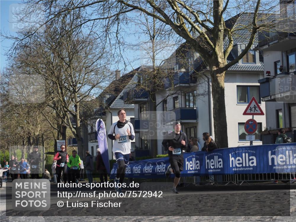 06.04.2025 - 44. Internationalen Wilhelmsburger Insellauf Luisa Fischer http://msf.ph/oto/7572942 06.04.2025 10:41:27 Ziel 3432, 3017, 4412, 5204 meine-sportfotos.de