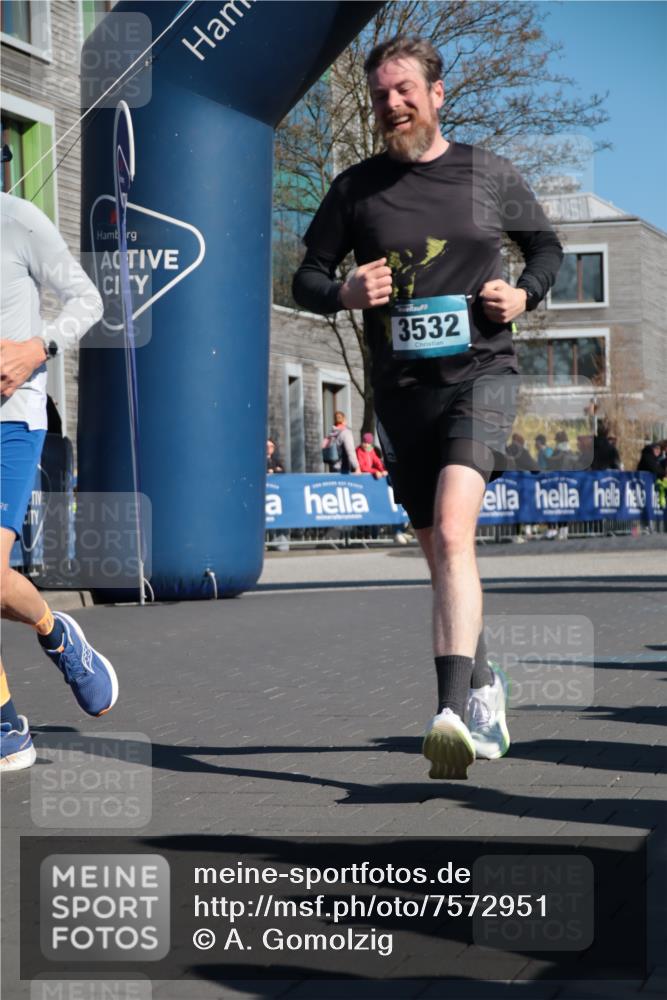 06.04.2025 - 44. Internationalen Wilhelmsburger Insellauf A. Gomolzig http://msf.ph/oto/7572951 06.04.2025 10:43:09 Ziel 3281, 3466, 3484, 3512, 3532, 3743, 3927, 4181, 4613 meine-sportfotos.de