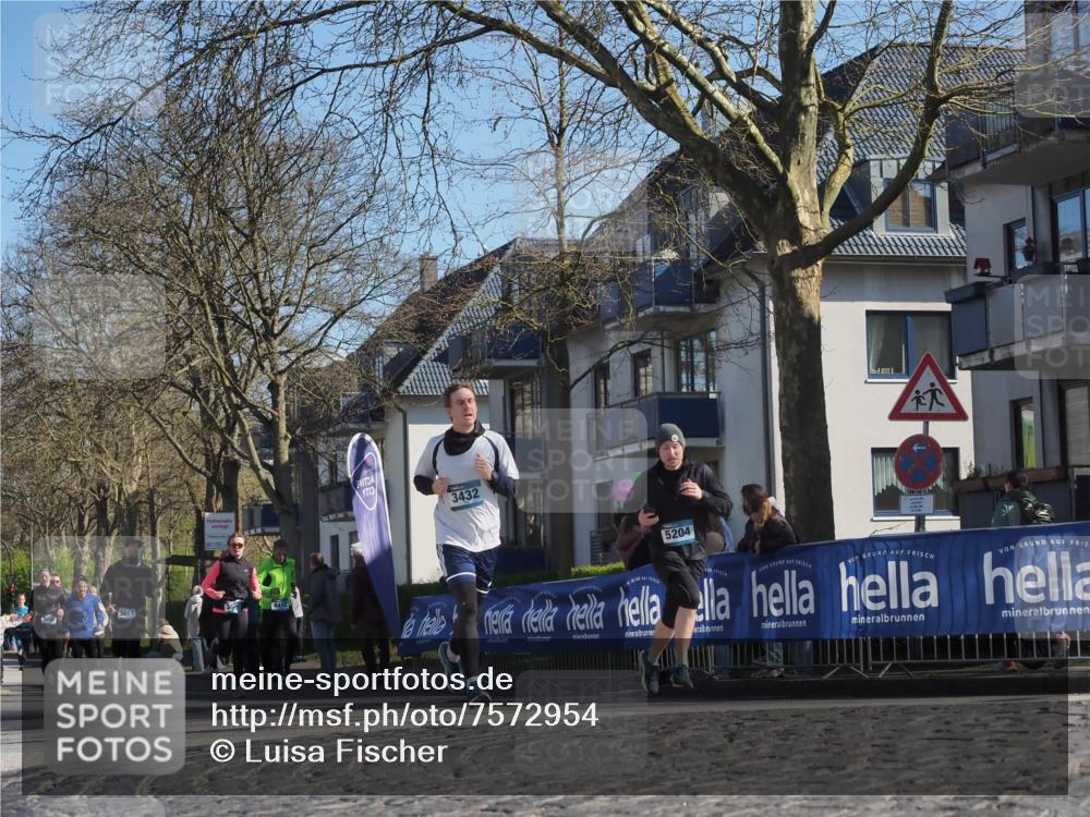 06.04.2025 - 44. Internationalen Wilhelmsburger Insellauf Luisa Fischer http://msf.ph/oto/7572954 06.04.2025 10:41:27 Ziel 3017, 13, 3432, 5204 meine-sportfotos.de