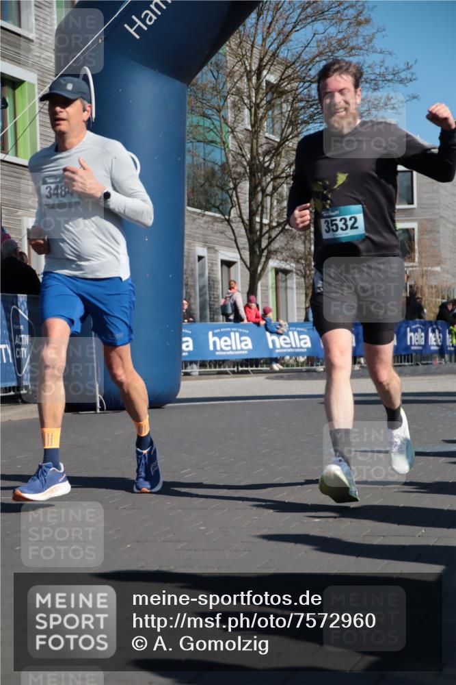 06.04.2025 - 44. Internationalen Wilhelmsburger Insellauf A. Gomolzig http://msf.ph/oto/7572960 06.04.2025 10:43:09 Ziel 3281, 3466, 3484, 3512, 3532, 3743, 3927, 4181, 4613 meine-sportfotos.de