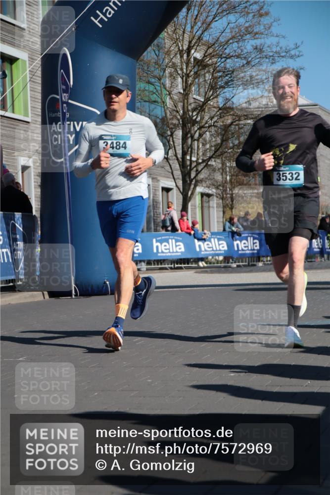 06.04.2025 - 44. Internationalen Wilhelmsburger Insellauf A. Gomolzig http://msf.ph/oto/7572969 06.04.2025 10:43:09 Ziel 3281, 3466, 3484, 3512, 3532, 3743, 3927, 4181, 4613 meine-sportfotos.de