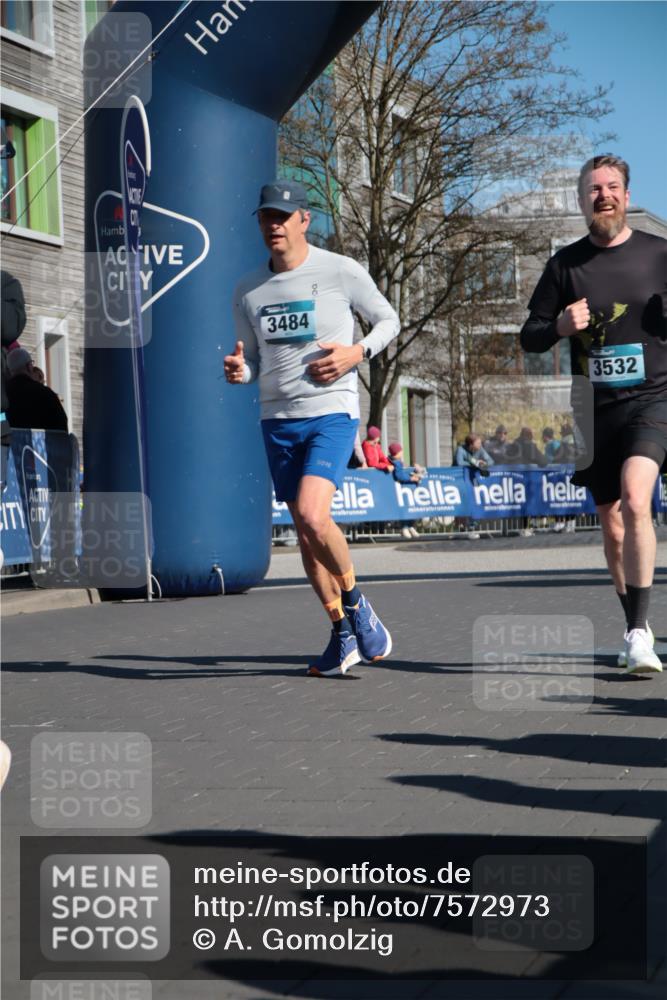 06.04.2025 - 44. Internationalen Wilhelmsburger Insellauf A. Gomolzig http://msf.ph/oto/7572973 06.04.2025 10:43:09 Ziel 3281, 3466, 3484, 3512, 3532, 3743, 3927, 4181, 4613 meine-sportfotos.de