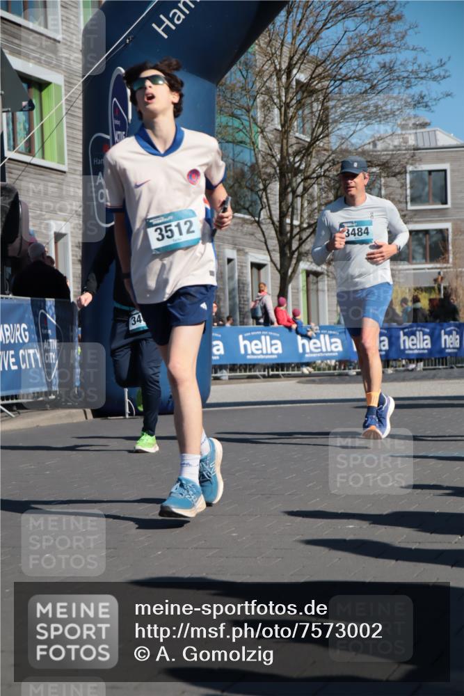 06.04.2025 - 44. Internationalen Wilhelmsburger Insellauf A. Gomolzig http://msf.ph/oto/7573002 06.04.2025 10:43:08 Ziel 3281, 3466, 3484, 3512, 3532, 3743, 3927, 4181, 4613 meine-sportfotos.de