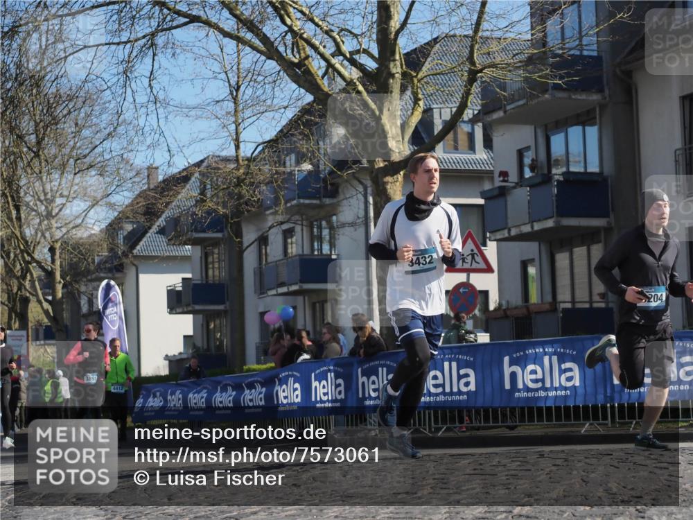 06.04.2025 - 44. Internationalen Wilhelmsburger Insellauf Luisa Fischer http://msf.ph/oto/7573061 06.04.2025 10:41:28 Ziel 3432, 3891, 4412, 204 meine-sportfotos.de