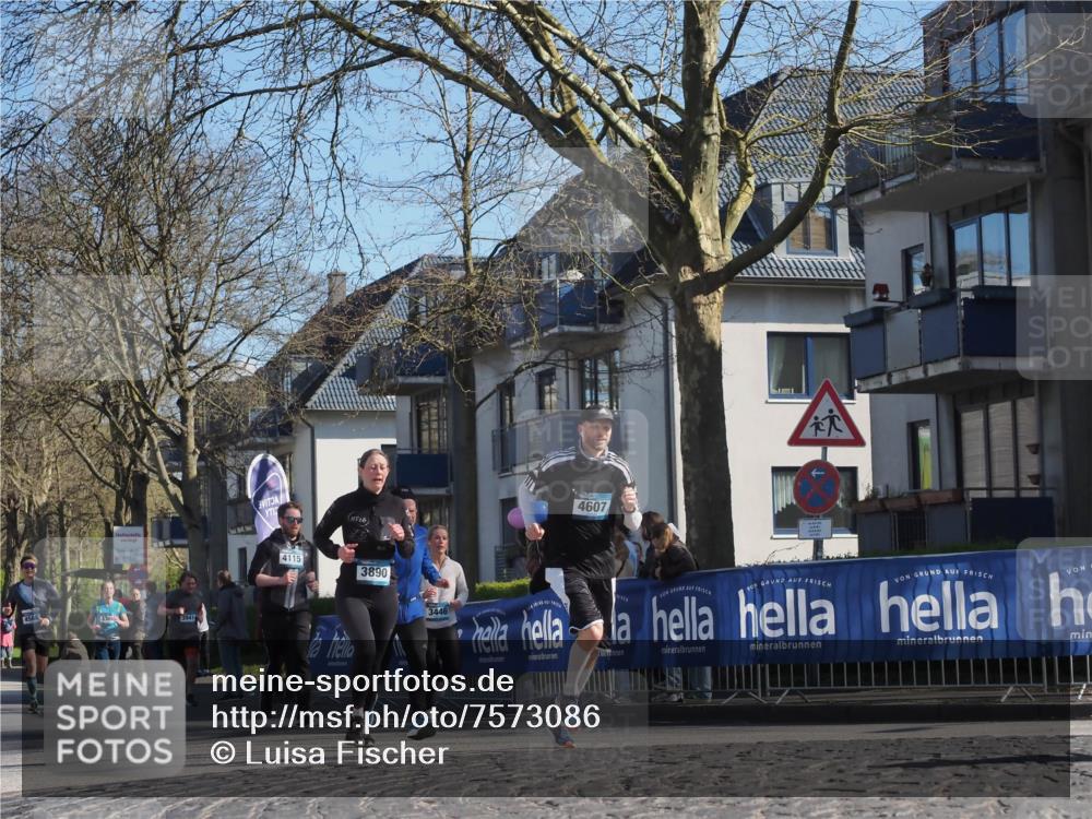 06.04.2025 - 44. Internationalen Wilhelmsburger Insellauf Luisa Fischer http://msf.ph/oto/7573086 06.04.2025 10:41:33 Ziel 16, 4566, 3941, 4115, 3890, 4607, 3446 meine-sportfotos.de
