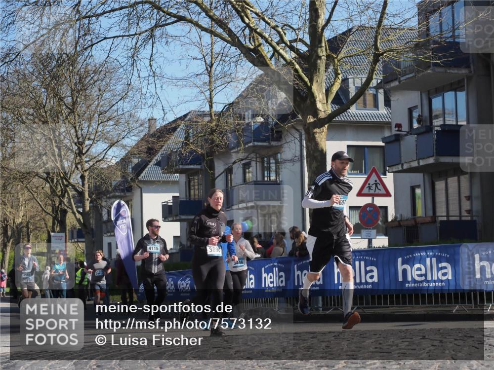 06.04.2025 - 44. Internationalen Wilhelmsburger Insellauf Luisa Fischer http://msf.ph/oto/7573132 06.04.2025 10:41:34 Ziel 4566, 3941, 607, 4115, 16, 3890, 3446 meine-sportfotos.de