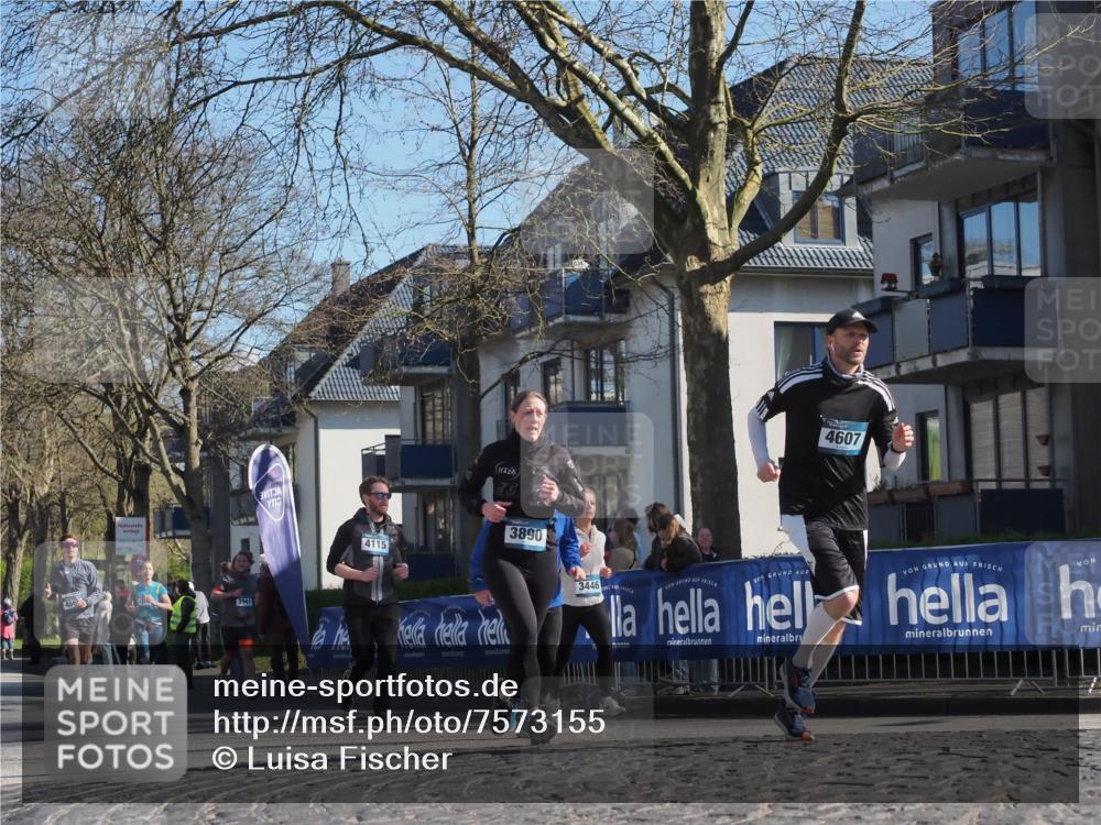 06.04.2025 - 44. Internationalen Wilhelmsburger Insellauf Luisa Fischer http://msf.ph/oto/7573155 06.04.2025 10:41:34 Ziel 456, 3941, 726, 4115, 3890, 4607, 3446 meine-sportfotos.de