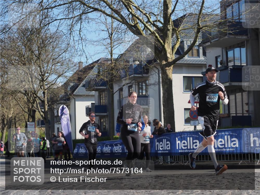 06.04.2025 - 44. Internationalen Wilhelmsburger Insellauf Luisa Fischer http://msf.ph/oto/7573164 06.04.2025 10:41:34 Ziel 4566, 4560, 1308, 716, 4115, 3890, 3941, 1, 4607, 3446 meine-sportfotos.de