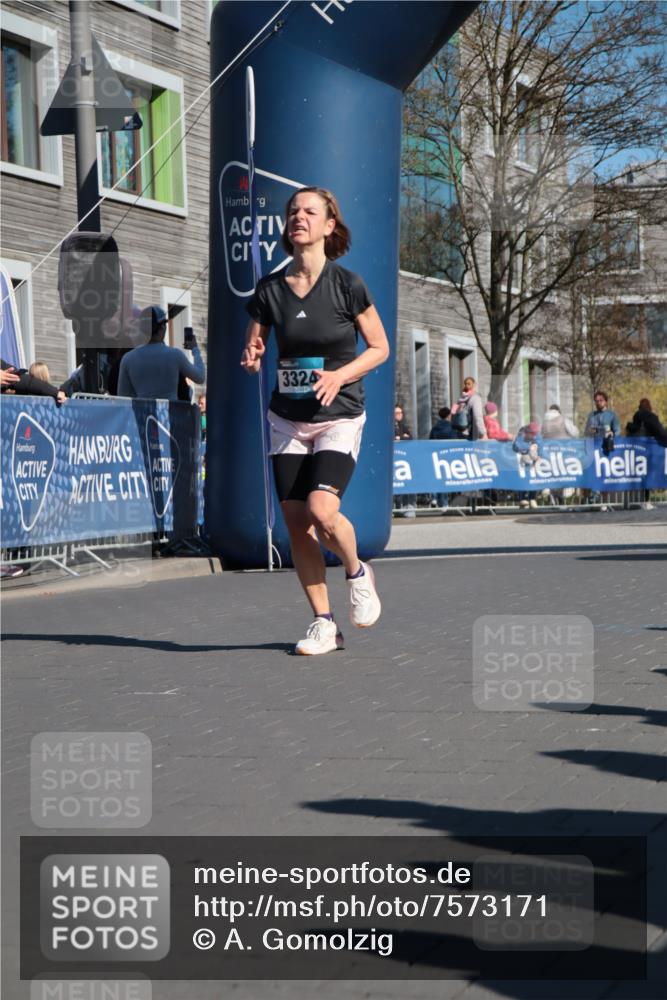06.04.2025 - 44. Internationalen Wilhelmsburger Insellauf A. Gomolzig http://msf.ph/oto/7573171 06.04.2025 10:42:56 Ziel 3307, 3324, 4002, 4185, 4399, 4487 meine-sportfotos.de