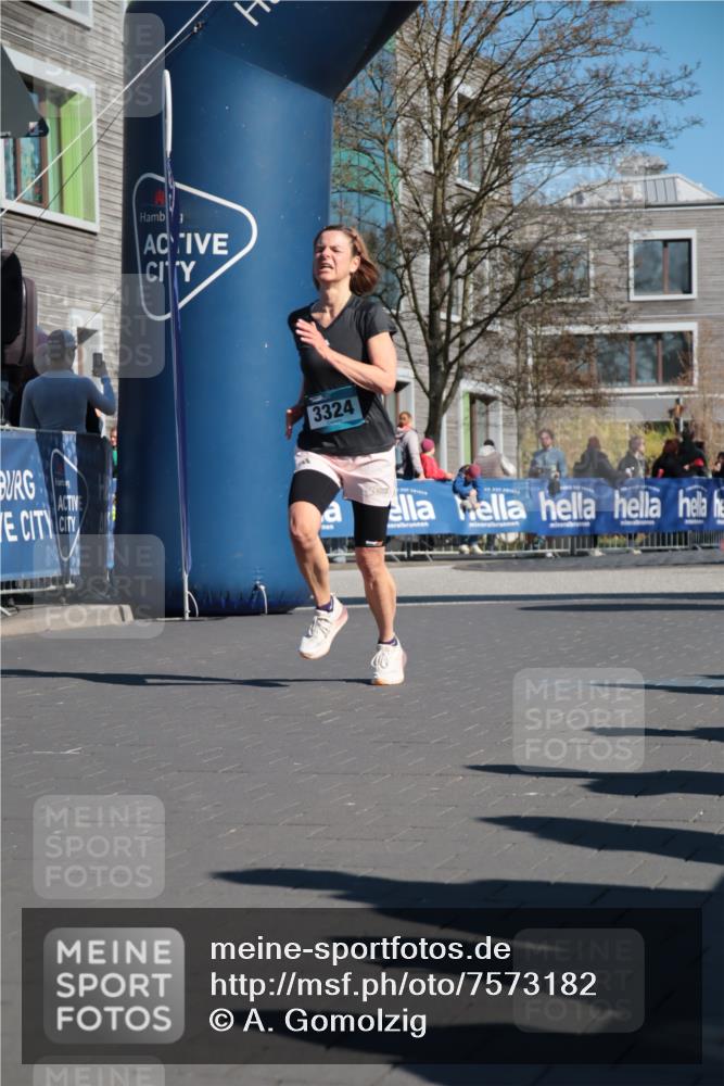 06.04.2025 - 44. Internationalen Wilhelmsburger Insellauf A. Gomolzig http://msf.ph/oto/7573182 06.04.2025 10:42:56 Ziel 3307, 3324, 4002, 4185, 4399, 4487 meine-sportfotos.de
