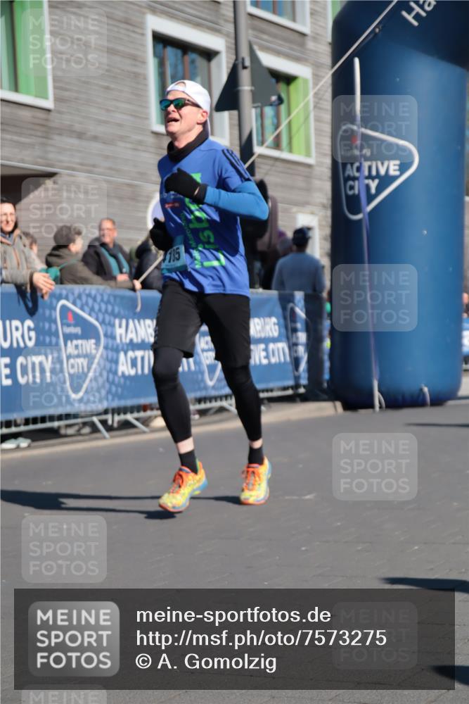 06.04.2025 - 44. Internationalen Wilhelmsburger Insellauf A. Gomolzig http://msf.ph/oto/7573275 06.04.2025 10:42:51 Ziel 3009, 3324, 4002, 4185, 4399, 4487, 4506 meine-sportfotos.de