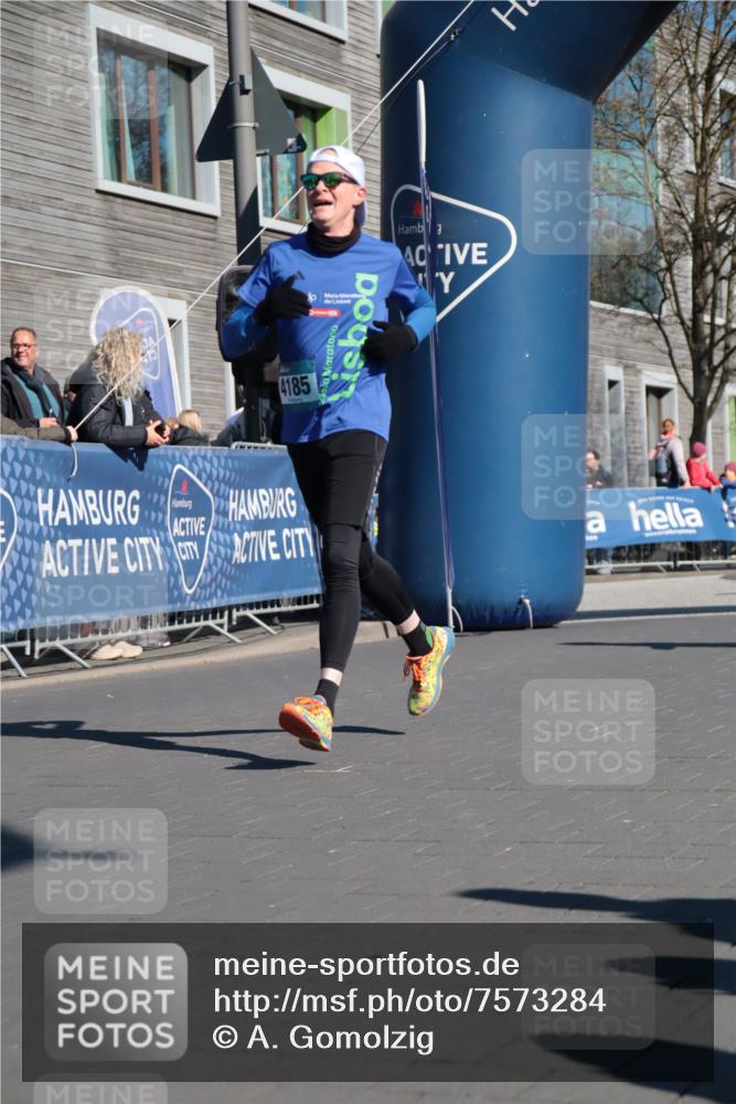 06.04.2025 - 44. Internationalen Wilhelmsburger Insellauf A. Gomolzig http://msf.ph/oto/7573284 06.04.2025 10:42:50 Ziel 3009, 4002, 4185, 4399, 4487, 4506 meine-sportfotos.de