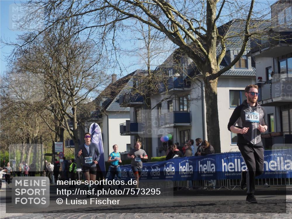 06.04.2025 - 44. Internationalen Wilhelmsburger Insellauf Luisa Fischer http://msf.ph/oto/7573295 06.04.2025 10:41:37 Ziel 4566, 4115, 3941 meine-sportfotos.de