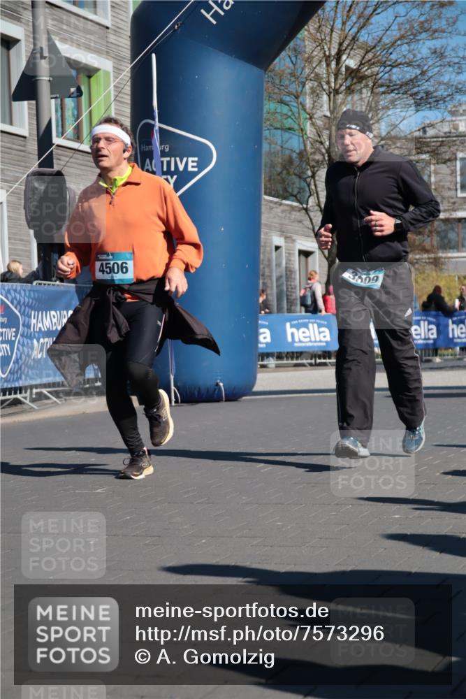 06.04.2025 - 44. Internationalen Wilhelmsburger Insellauf A. Gomolzig http://msf.ph/oto/7573296 06.04.2025 10:42:46 Ziel 3009, 3563, 4185, 4487, 4506 meine-sportfotos.de