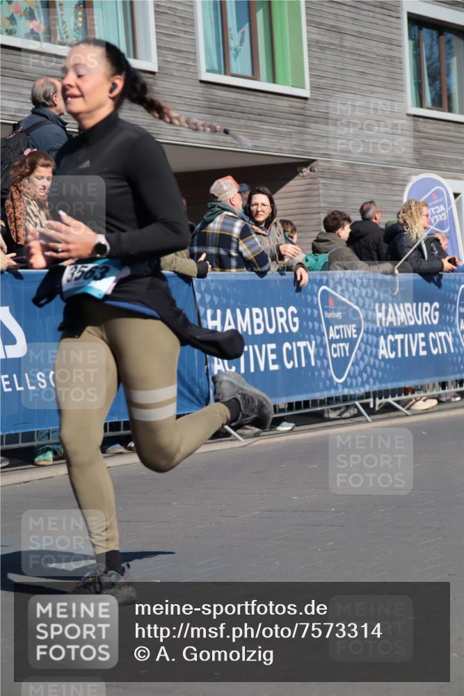 06.04.2025 - 44. Internationalen Wilhelmsburger Insellauf A. Gomolzig http://msf.ph/oto/7573314 06.04.2025 10:42:44 Ziel 3009, 3563, 4506 meine-sportfotos.de