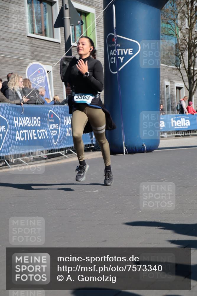06.04.2025 - 44. Internationalen Wilhelmsburger Insellauf A. Gomolzig http://msf.ph/oto/7573340 06.04.2025 10:42:44 Ziel 3009, 3563, 4506 meine-sportfotos.de