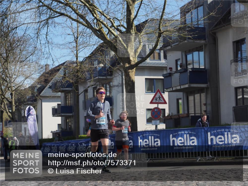 06.04.2025 - 44. Internationalen Wilhelmsburger Insellauf Luisa Fischer http://msf.ph/oto/7573371 06.04.2025 10:41:38 Ziel 4566, 3941 meine-sportfotos.de