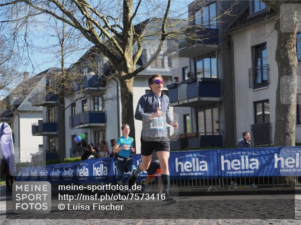 06.04.2025 - 44. Internationalen Wilhelmsburger Insellauf Luisa Fischer http://msf.ph/oto/7573416 06.04.2025 10:41:39 Ziel 98, 4566, 4566 meine-sportfotos.de