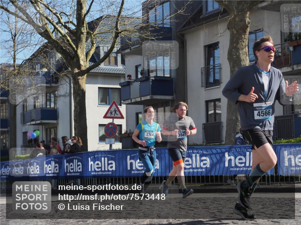 06.04.2025 - 44. Internationalen Wilhelmsburger Insellauf Luisa Fischer http://msf.ph/oto/7573448 06.04.2025 10:41:40 Ziel 3308, 3941, 4566, 4566 meine-sportfotos.de