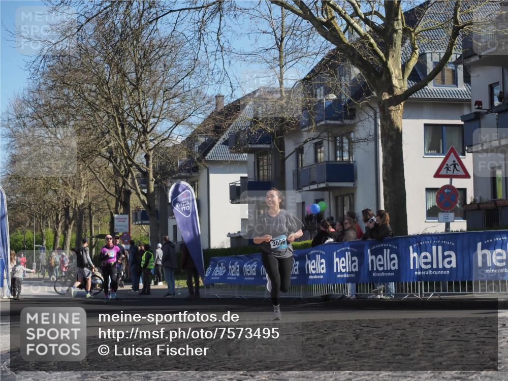 06.04.2025 - 44. Internationalen Wilhelmsburger Insellauf Luisa Fischer http://msf.ph/oto/7573495 06.04.2025 10:41:45 Ziel 3656 meine-sportfotos.de
