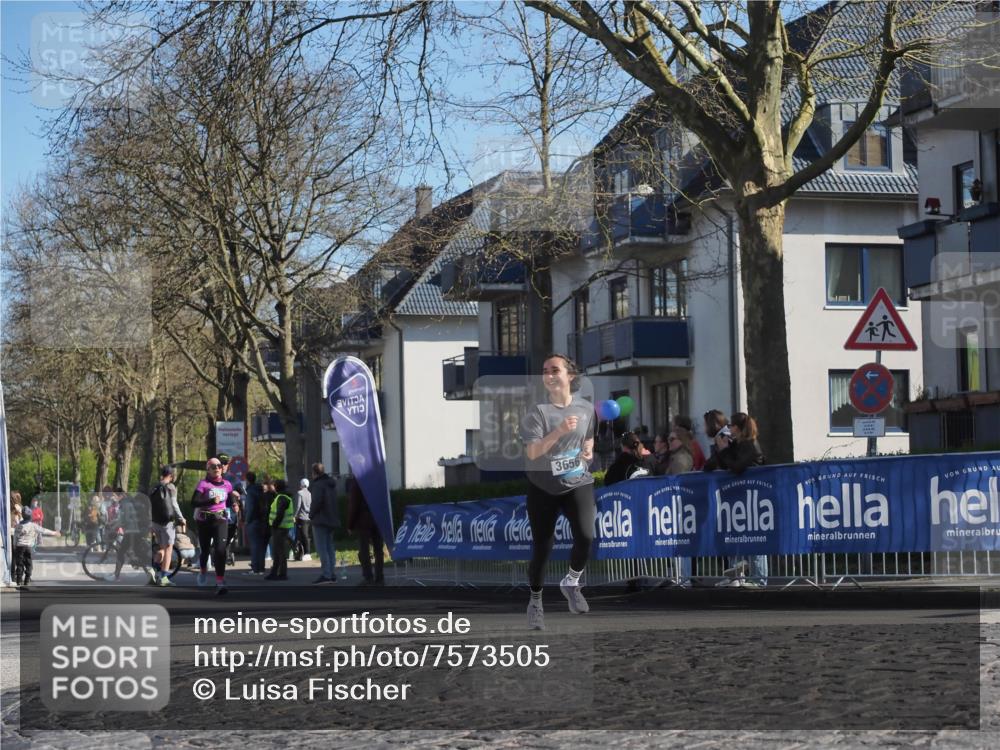 06.04.2025 - 44. Internationalen Wilhelmsburger Insellauf Luisa Fischer http://msf.ph/oto/7573505 06.04.2025 10:41:45 Ziel 3656 meine-sportfotos.de