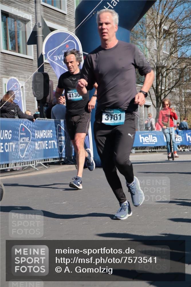 06.04.2025 - 44. Internationalen Wilhelmsburger Insellauf A. Gomolzig http://msf.ph/oto/7573541 06.04.2025 10:42:11 Ziel 3238, 3478, 3629, 3751, 3761, 4130, 4350, 4581, 5065, 5111 meine-sportfotos.de