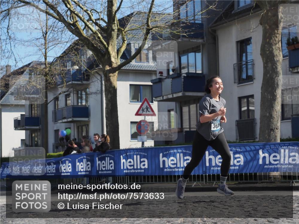 06.04.2025 - 44. Internationalen Wilhelmsburger Insellauf Luisa Fischer http://msf.ph/oto/7573633 06.04.2025 10:41:47 Ziel 365 meine-sportfotos.de
