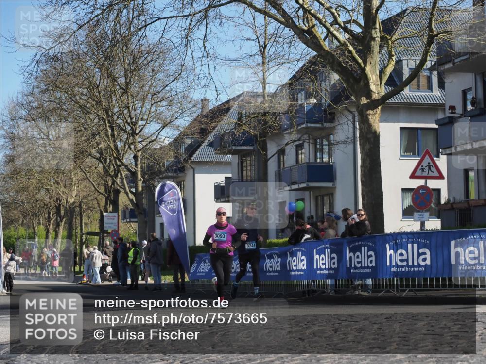 06.04.2025 - 44. Internationalen Wilhelmsburger Insellauf Luisa Fischer http://msf.ph/oto/7573665 06.04.2025 10:41:48 Ziel 3093, 3744 meine-sportfotos.de