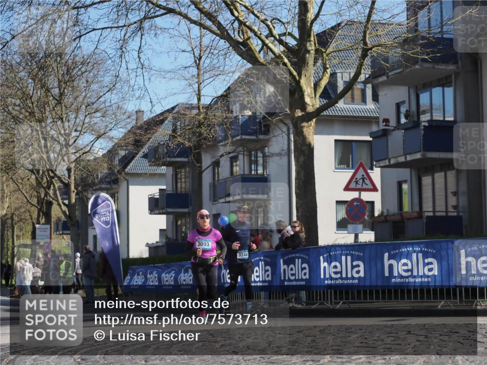 06.04.2025 - 44. Internationalen Wilhelmsburger Insellauf Luisa Fischer http://msf.ph/oto/7573713 06.04.2025 10:41:49 Ziel 3093, 3744 meine-sportfotos.de