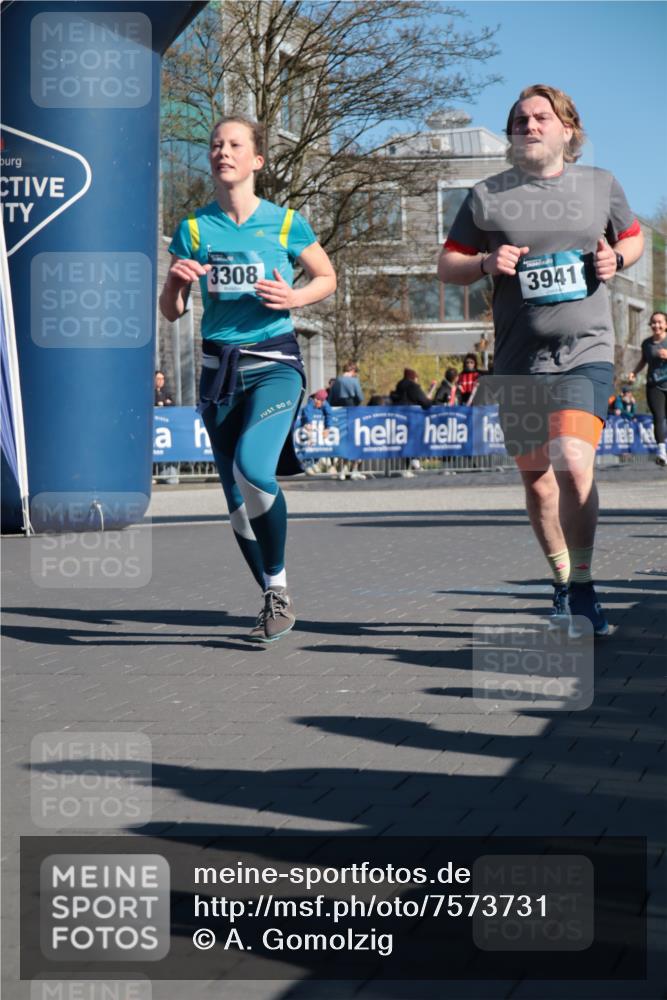 06.04.2025 - 44. Internationalen Wilhelmsburger Insellauf A. Gomolzig http://msf.ph/oto/7573731 06.04.2025 10:41:49 Ziel 3308, 3446, 3656, 3830, 3890, 3941, 4115, 4566 meine-sportfotos.de