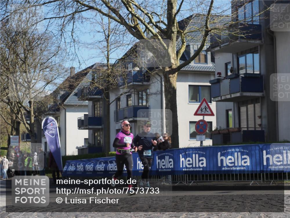 06.04.2025 - 44. Internationalen Wilhelmsburger Insellauf Luisa Fischer http://msf.ph/oto/7573733 06.04.2025 10:41:49 Ziel 3093, 3744 meine-sportfotos.de