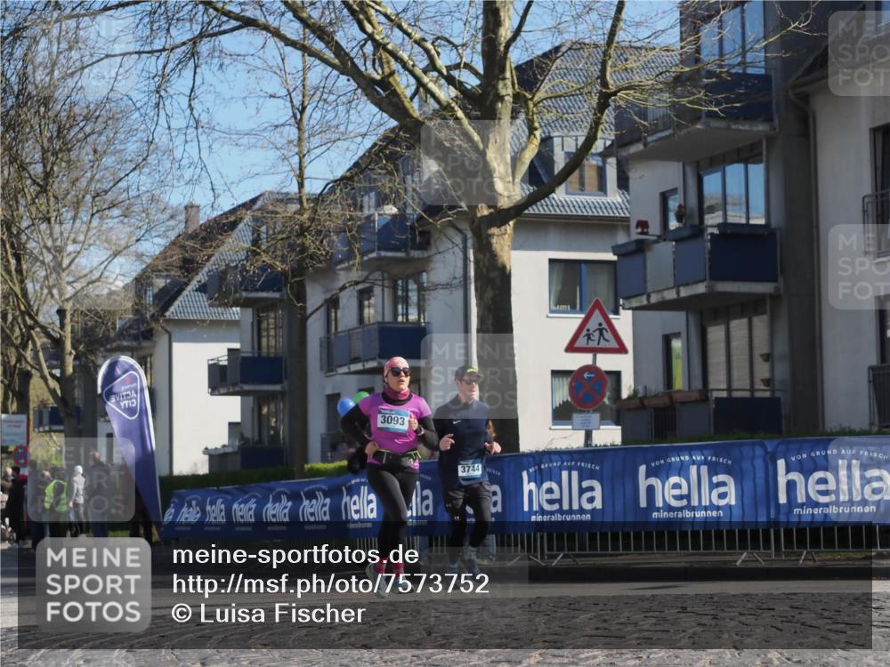 06.04.2025 - 44. Internationalen Wilhelmsburger Insellauf Luisa Fischer http://msf.ph/oto/7573752 06.04.2025 10:41:49 Ziel 3093, 3744 meine-sportfotos.de