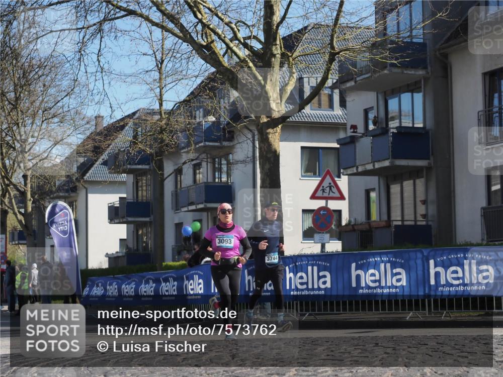 06.04.2025 - 44. Internationalen Wilhelmsburger Insellauf Luisa Fischer http://msf.ph/oto/7573762 06.04.2025 10:41:49 Ziel 3093, 3744, 6 meine-sportfotos.de