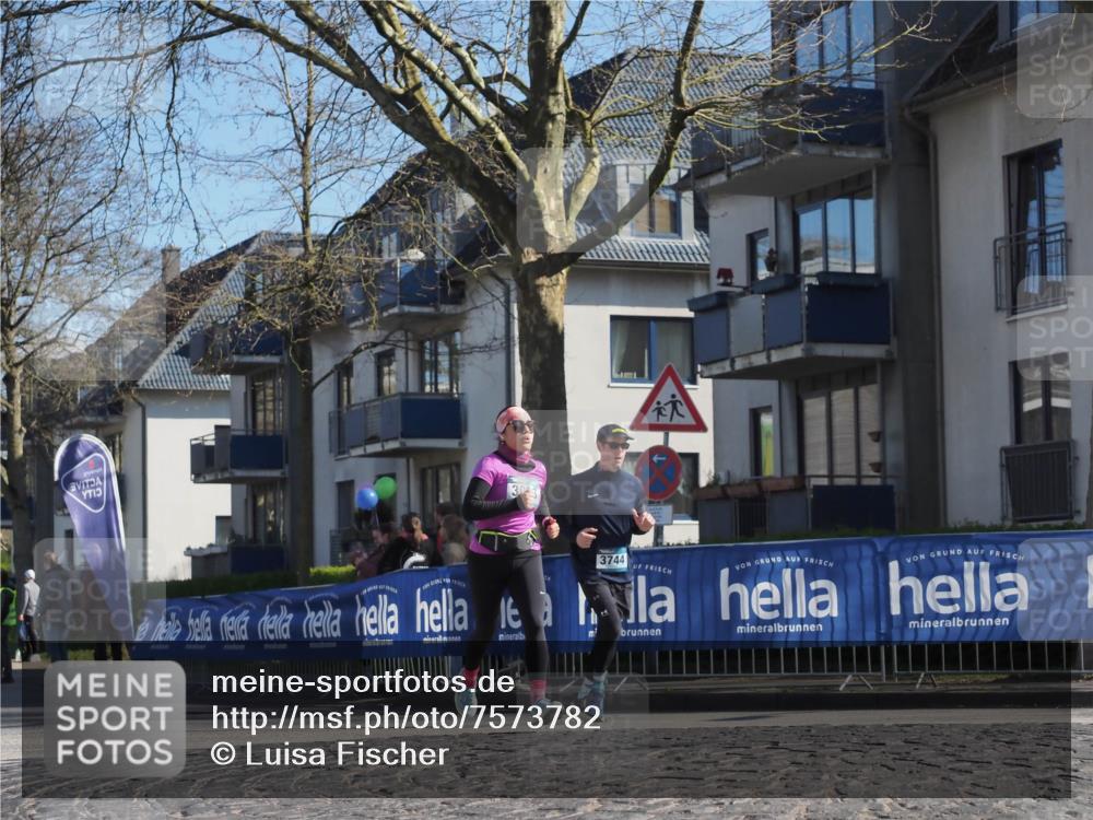 06.04.2025 - 44. Internationalen Wilhelmsburger Insellauf Luisa Fischer http://msf.ph/oto/7573782 06.04.2025 10:41:50 Ziel 303, 3744 meine-sportfotos.de