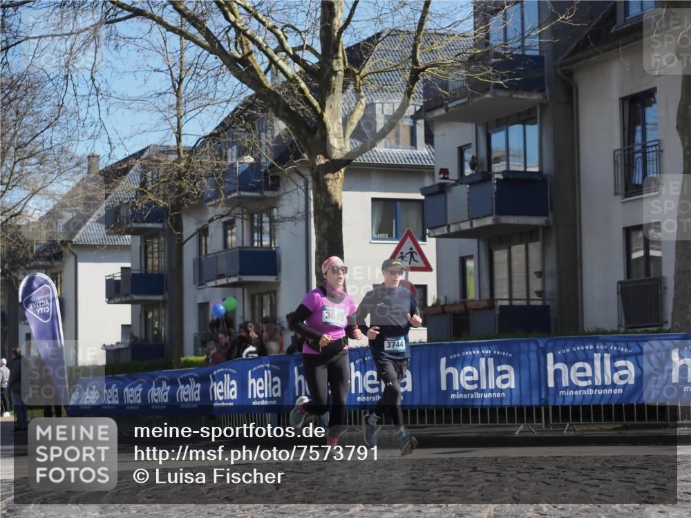 06.04.2025 - 44. Internationalen Wilhelmsburger Insellauf Luisa Fischer http://msf.ph/oto/7573791 06.04.2025 10:41:50 Ziel 3093, 3744 meine-sportfotos.de