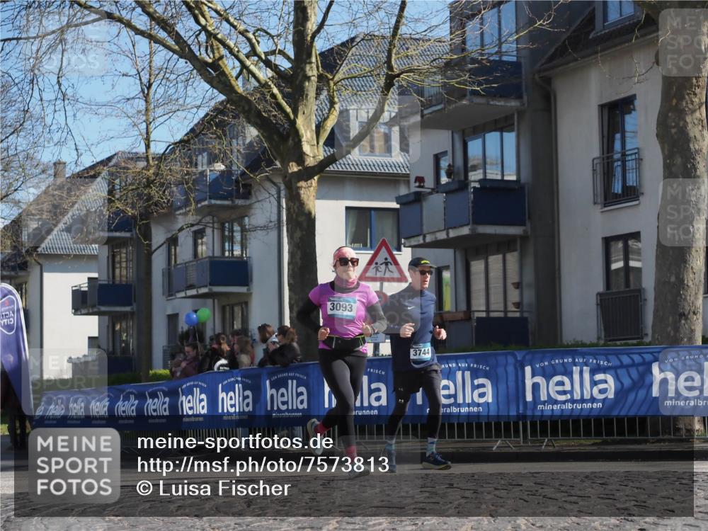 06.04.2025 - 44. Internationalen Wilhelmsburger Insellauf Luisa Fischer http://msf.ph/oto/7573813 06.04.2025 10:41:50 Ziel 3093, 3744 meine-sportfotos.de