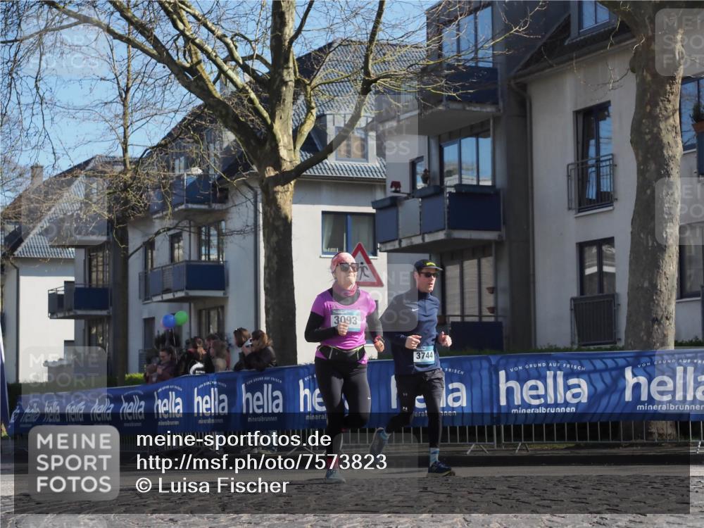 06.04.2025 - 44. Internationalen Wilhelmsburger Insellauf Luisa Fischer http://msf.ph/oto/7573823 06.04.2025 10:41:50 Ziel 3093, 3744 meine-sportfotos.de