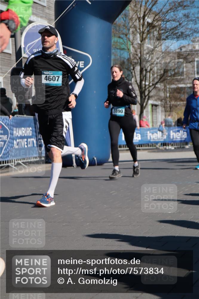 06.04.2025 - 44. Internationalen Wilhelmsburger Insellauf A. Gomolzig http://msf.ph/oto/7573834 06.04.2025 10:41:42 Ziel 3017, 3432, 3446, 3830, 3890, 3891, 4115, 4412, 4566, 4607 meine-sportfotos.de