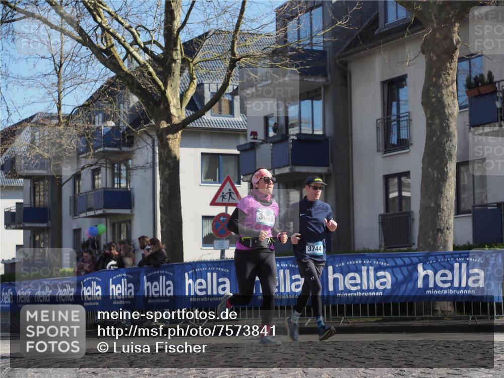 06.04.2025 - 44. Internationalen Wilhelmsburger Insellauf Luisa Fischer http://msf.ph/oto/7573841 06.04.2025 10:41:50 Ziel 3093, 3744 meine-sportfotos.de
