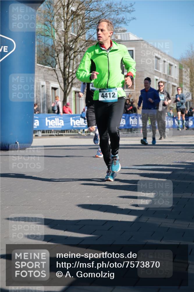 06.04.2025 - 44. Internationalen Wilhelmsburger Insellauf A. Gomolzig http://msf.ph/oto/7573870 06.04.2025 10:41:41 Ziel 3017, 3432, 3446, 3830, 3890, 3891, 4115, 4412, 4607 meine-sportfotos.de