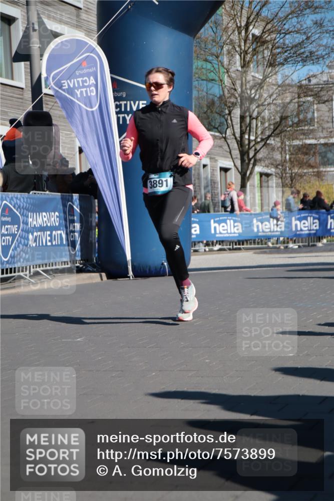 06.04.2025 - 44. Internationalen Wilhelmsburger Insellauf A. Gomolzig http://msf.ph/oto/7573899 06.04.2025 10:41:39 Ziel 3017, 3432, 3446, 3830, 3890, 3891, 4115, 4412, 4607, 5204 meine-sportfotos.de