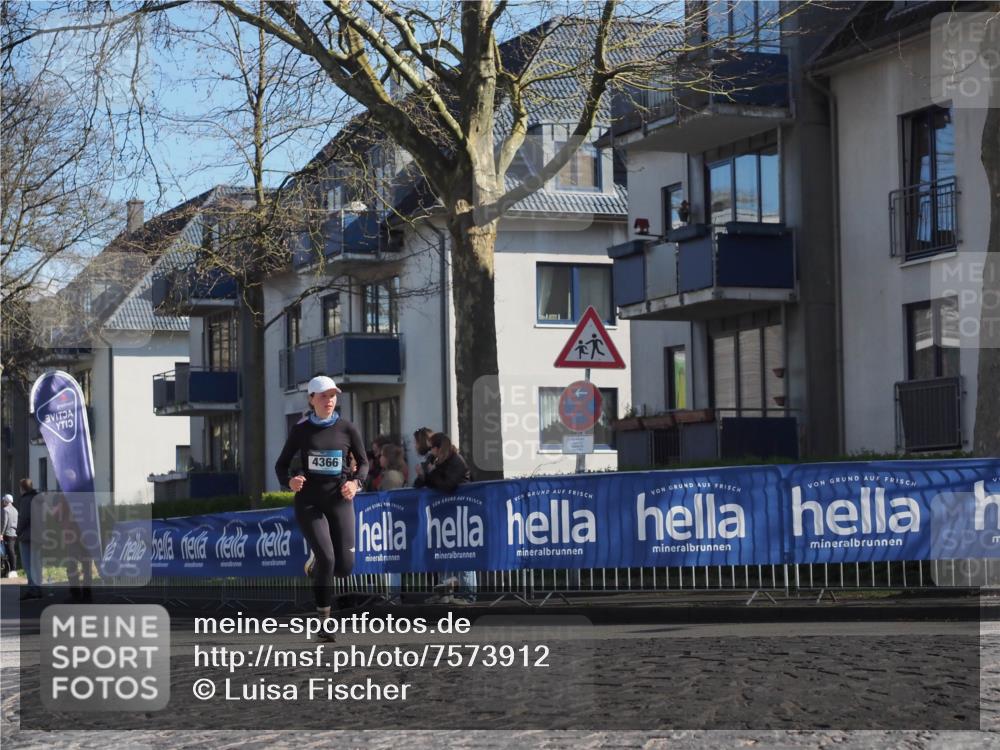 06.04.2025 - 44. Internationalen Wilhelmsburger Insellauf Luisa Fischer http://msf.ph/oto/7573912 06.04.2025 10:41:57 Ziel 4366 meine-sportfotos.de