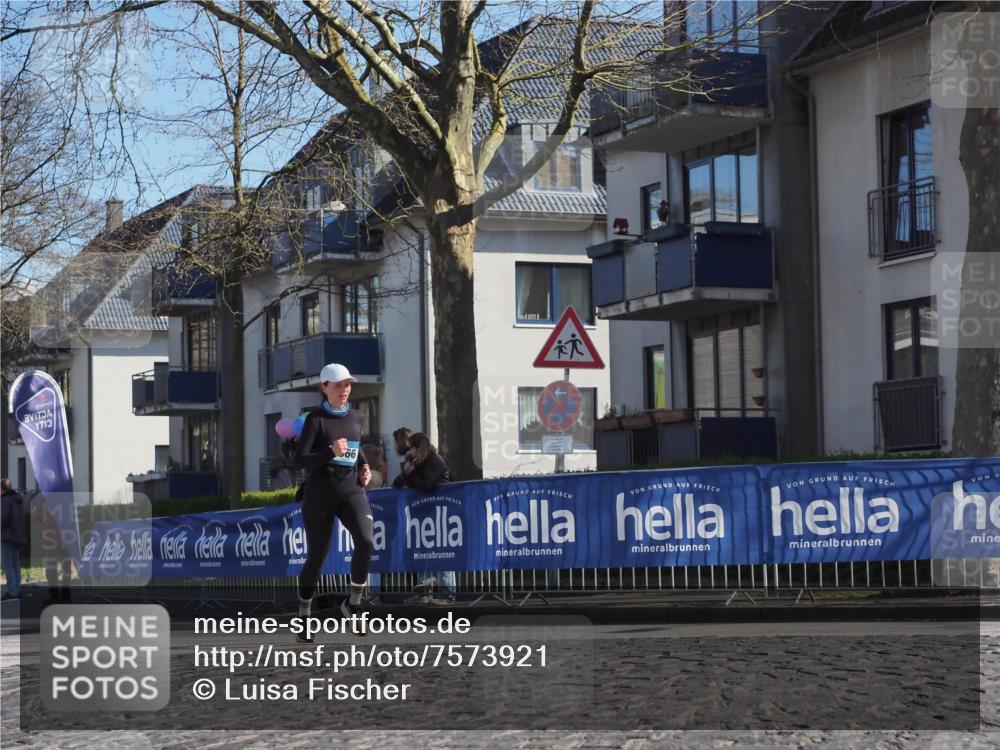 06.04.2025 - 44. Internationalen Wilhelmsburger Insellauf Luisa Fischer http://msf.ph/oto/7573921 06.04.2025 10:41:57 Ziel 66 meine-sportfotos.de