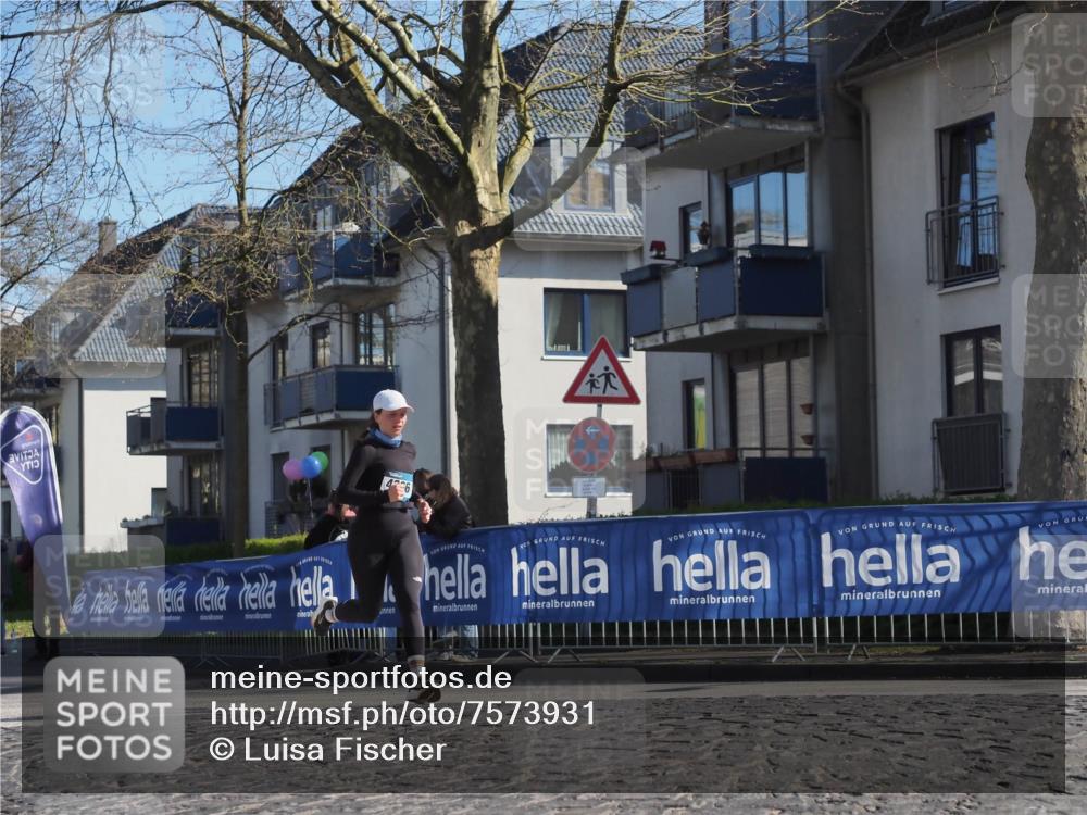 06.04.2025 - 44. Internationalen Wilhelmsburger Insellauf Luisa Fischer http://msf.ph/oto/7573931 06.04.2025 10:41:57 Ziel 426 meine-sportfotos.de