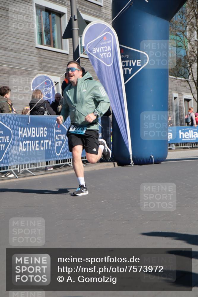 06.04.2025 - 44. Internationalen Wilhelmsburger Insellauf A. Gomolzig http://msf.ph/oto/7573972 06.04.2025 10:41:33 Ziel 3017, 3104, 3255, 3432, 3975, 5204 meine-sportfotos.de