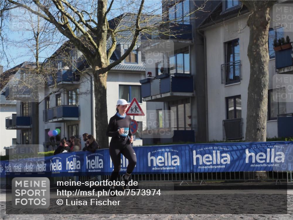 06.04.2025 - 44. Internationalen Wilhelmsburger Insellauf Luisa Fischer http://msf.ph/oto/7573974 06.04.2025 10:41:58 Ziel 66 meine-sportfotos.de
