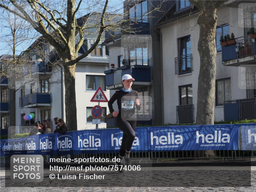 06.04.2025 - 44. Internationalen Wilhelmsburger Insellauf Luisa Fischer http://msf.ph/oto/7574006 06.04.2025 10:41:58 Ziel 4366 meine-sportfotos.de