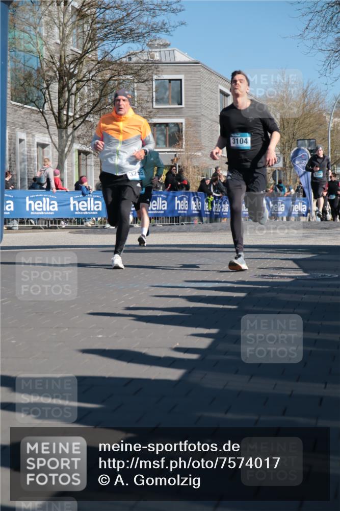 06.04.2025 - 44. Internationalen Wilhelmsburger Insellauf A. Gomolzig http://msf.ph/oto/7574017 06.04.2025 10:41:31 Ziel 3104, 3255, 3432, 3975, 5204 meine-sportfotos.de