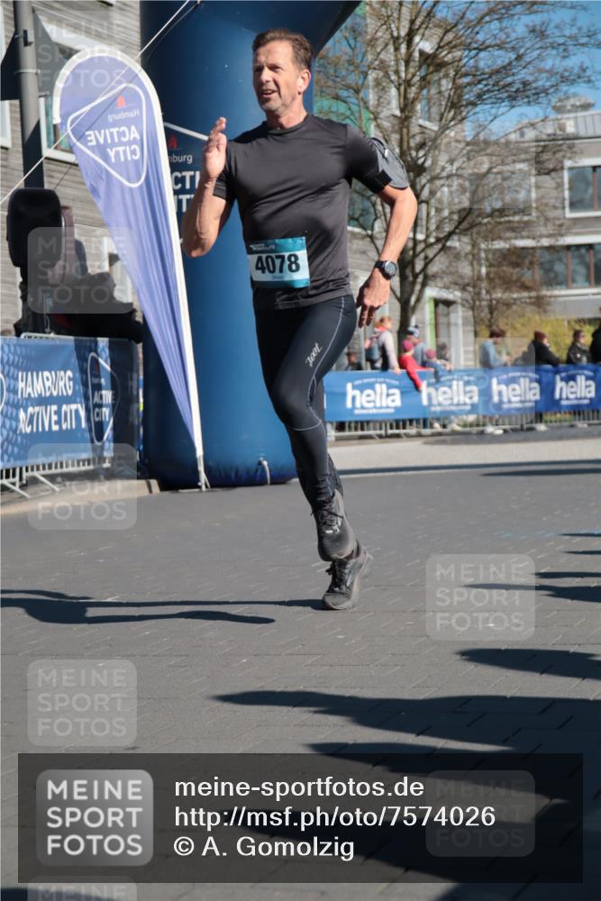 06.04.2025 - 44. Internationalen Wilhelmsburger Insellauf A. Gomolzig http://msf.ph/oto/7574026 06.04.2025 10:41:25 Ziel 3104, 3208, 3960, 4078, 4554, 4586 meine-sportfotos.de